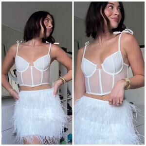 Gianni Bini White Tiered Feather Mini Skirt  Size Medium